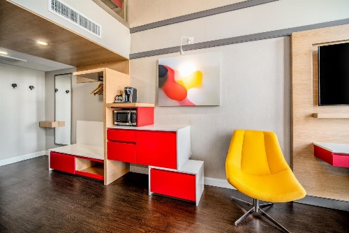 Century Park Hotel LA image 4